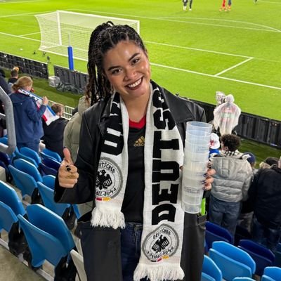 indigoblvd's profile picture. ~Chicka Chicka Yeah~ (Superbad, 2007)
playwright, visual artist & wannabe football pundit
🇵🇪🇩🇪
 #tyedal