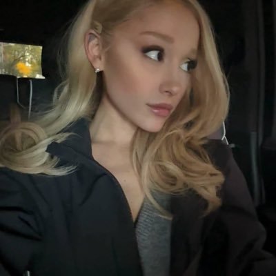 redw1nq's profile picture. i like music and comics. past life enthusiast. fan account. @dianascirce