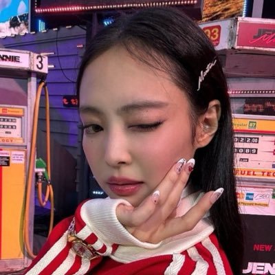 rubyjaniste's profile picture. stanning jennie is so fun @jennierubyjane @oddatelier