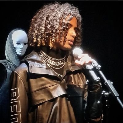 etoilenoireeee's profile picture. Kpop/anime vie 🫰 Bias Rosé ♥️

                                                        Luv Resval me manque