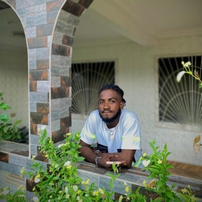 _humble_mate's profile picture. I Love People //@RealMadrid fun//ATTC boi🫥🗽//Full Time Critical Thinker. I'm a Live Music Performer.🔴⚪