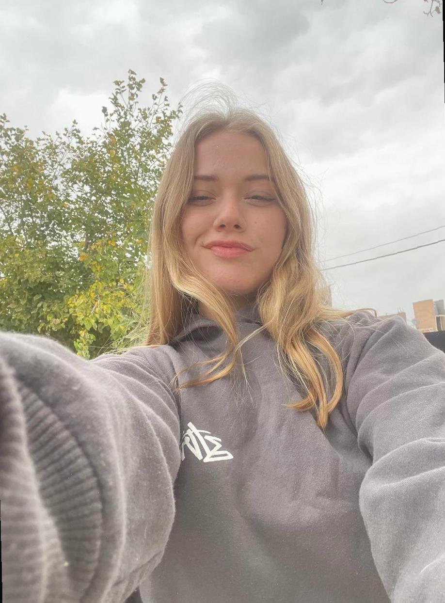 SEnse07_ctz's profile picture. 21 🤍 old page got yeeted so i’m here vibing :/ sociology crumbs & taco dreams ngl 😭