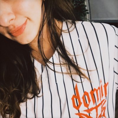 xeesoobe's profile picture. • co-founder of @usemoara ♡ | building something amazing