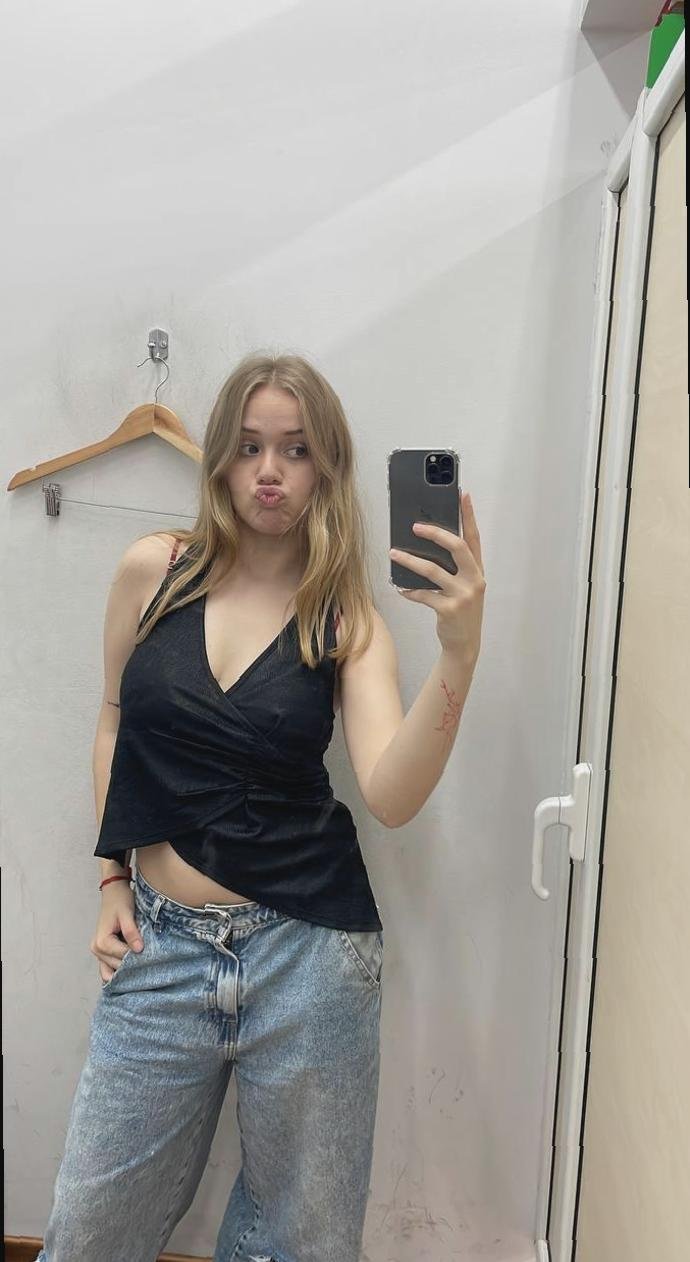 Water01z2n's profile picture. 21 🤍 my old feed crumbled so i'm here buffering :/ taco philosopher & part-time chaos gardener 🌵