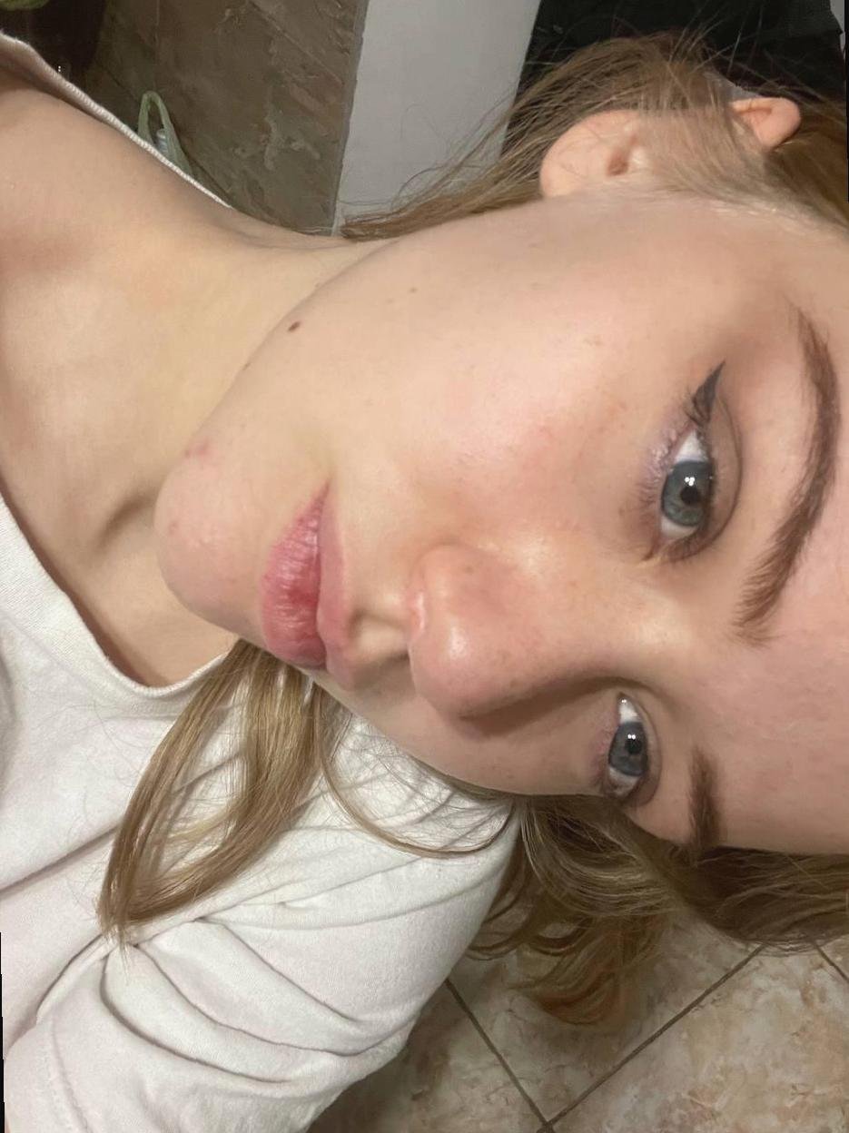 LOcal_u42p's profile picture. 21 🤍 old page got yeeted by a llama so i'm vibing here :/ econ? tacos? idk 🥴