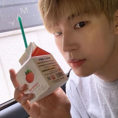 mattizado's profile picture. 音楽 | 🎧🌱
taylor swift, tloas/ track 6.