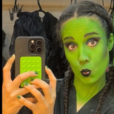 itsclxra_'s profile picture. agora para, sacanagem