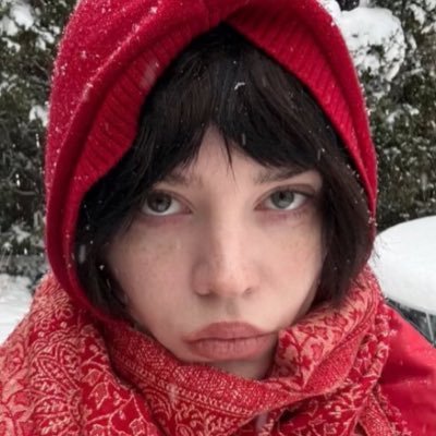 posyvelvet's profile picture. she doesn’t know she’s a lucky girl ⋆.ೃ࿔*:･ she/her 21! | edtwt | more active on @privposy