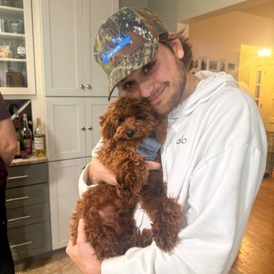 DerekBuzz's profile picture. 24