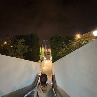 4_CapriC's profile picture. @ManCity
&
@KRCGenkofficial | co-créateur de #LaTheorieDuCourage | Music = passion