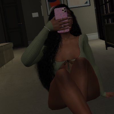 Femmesims_'s profile picture. 