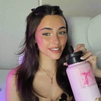 sweetlyrelieved's profile picture. how are we both breathing when i can feel my heart drop