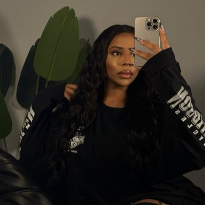 CELE6RITY's profile picture. rockstar wife/chaos curator.