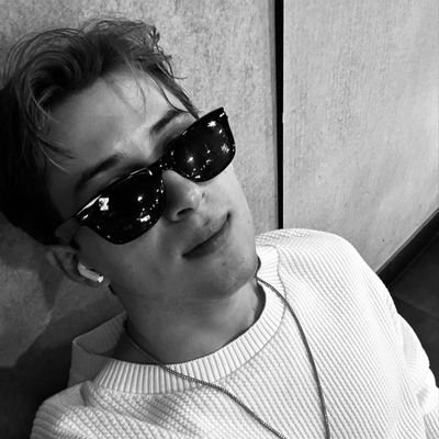 aramburusaltado's profile picture. And the world is one big melting pot of life ♪⁠┌⁠|⁠∵⁠|⁠┘⁠♪