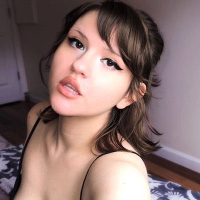 egodivinus's profile picture. ᛪ༙ 🐇 hauntingly beautiful & exquisitely strange 🦷 exhibitionist ☣︎ 🕸️ living doll 🪦 ♀ ig: egodivinus