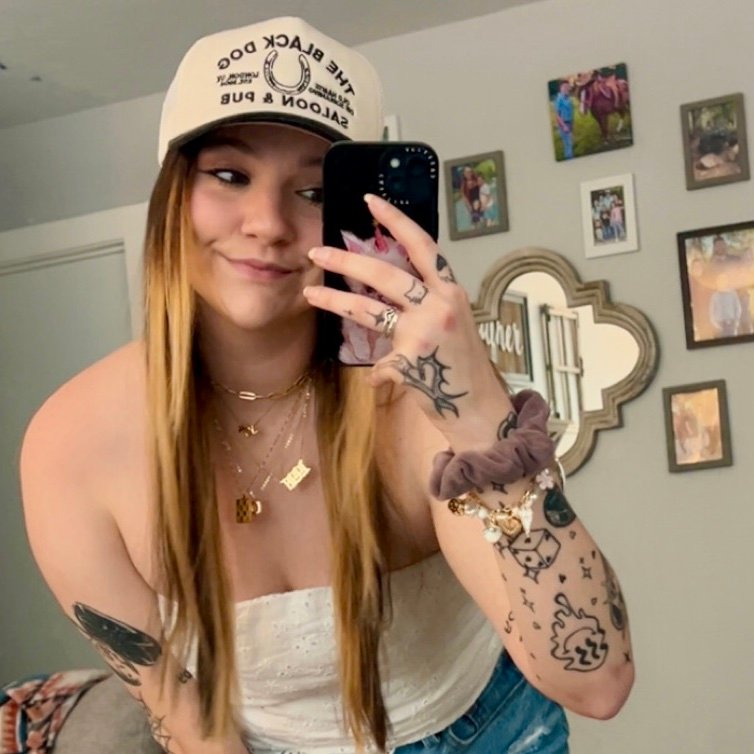 Joylynndeal's profile picture. 