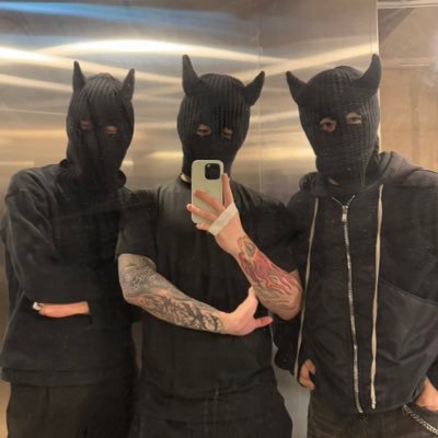 3qbp8e's profile picture. 格闘技スニーカー垢