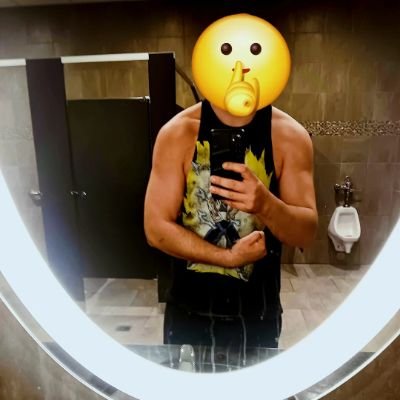 BigRobBaybay's profile picture. Player/Coach.
I move iron. I eat cows. I used to make rooms laugh and pin grown men. Still sweeter than German chocolate cake.