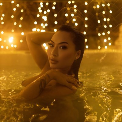 xoxonlyolivia's profile picture. energy is everything • your asian girl next door 🍒 #P318664 જ⁀➴ ﾒ𝟶ﾒ𝟶 𓏧♡ meetoliviayoung@gmail.com