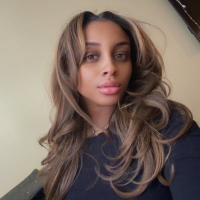 YOUNGNM7's profile picture. 