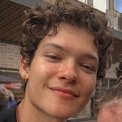 _chris7i's profile picture. 