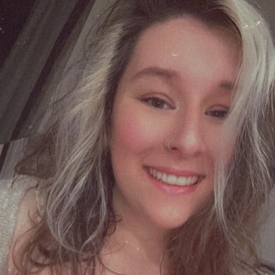 poke_emilys's profile picture. Collector of cards and community 💕 Leafeon Lover & Artist 💚 Actuary in Training 🧮 Pokédex: https://t.co/4QnXznbsnw