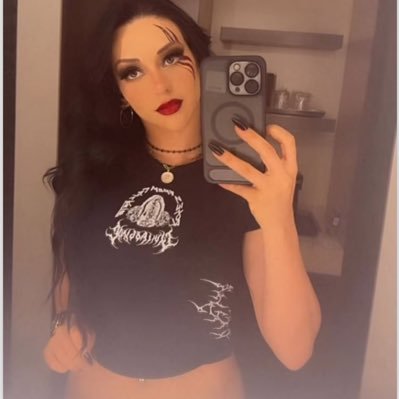 LaPrimeraSteph's profile picture. MDNI 𝖢𝗁𝗂𝗅𝖾𝖺𝗇. 𝖫𝗎𝖼𝗁𝖺𝖽𝗈𝗋𝖺. If lost please return me to @TreatsAsSacred he’s my home ❤️.