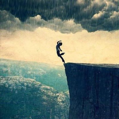 may_hallak's profile picture. وَلَنا في الخيالِ حياةٌ، ولَنا في الحياةِ خيالٌ | هُنا يَسكُنُ كائنٌ وَرَقيٌّ لا يُحِبُّ الضّوضاء..