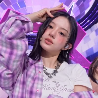 naevellan's profile picture. i’m just here to fawn over things that interest me and probably complain about those same things | video games, film, anime, comics/manga, k-pop | Free 🇵🇸