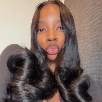 pejaeee's profile picture. hoe y you here.