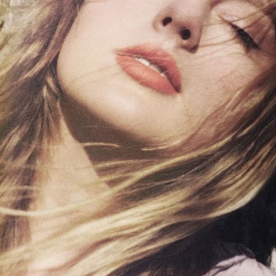 bluereypollo's profile picture. 💭🎧🫧 l ❤️— ★