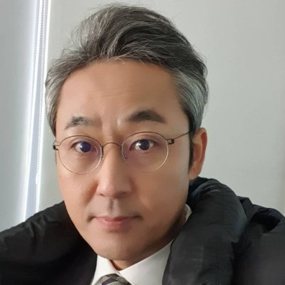 SMattew63060's profile picture. 日米ハーフです。🇯🇵🇺🇸
日本で生まれ、アメリカで育ちましたが、心は今も日本にあります。❤️
プロの外科医です。
ひとり娘の父親です。
は始めたばかりです！みなさん、よろしくお願いします！👋