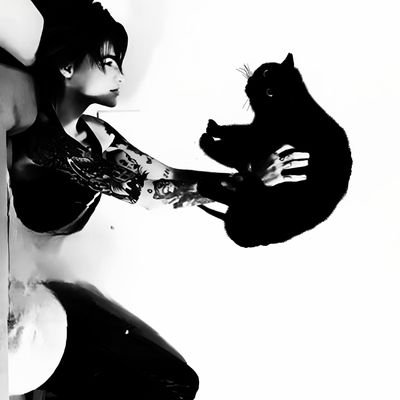 g0EIE's profile picture. ᴅᴀʀᴋɴᴇss ᴅᴏᴇsɴ'ᴛ sᴡᴀʟʟᴏᴡ ᴍᴇ — ɪᴛ ᴋɴᴏᴡs ɪ'ᴍ ᴀ ᴘᴀʀᴛ ᴏꜰ ɪᴛ 🖤🇷🇺