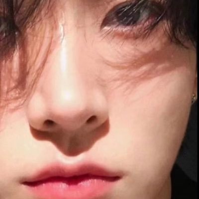 juliesixth's profile picture. 