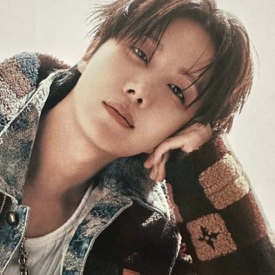 izaphilia's profile picture. Quer você queira, quer não, o BTS tem SETE membros! SOPE utted, Maria Rapline e leitora de fanfics. Jornalista de mídias sociais do j-hope