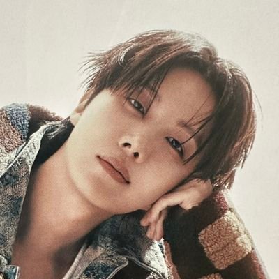 snupinhos's profile picture. ㅤin my world, everything is romantic