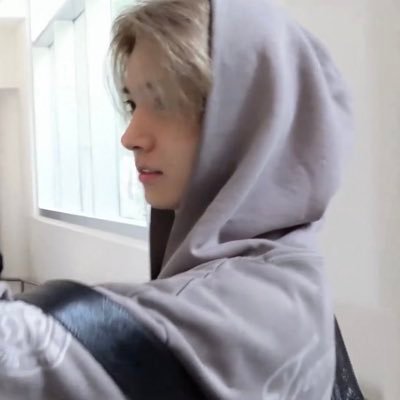 withgsun's profile picture. Heeseung I don't wanna think of anything else now that I thought of you ( Hann's version )