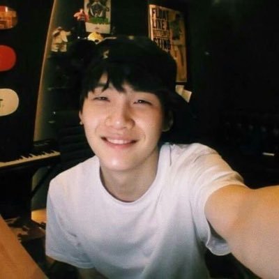 miyanezz's profile picture. youth is never coming back