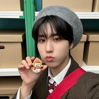 dankitket's profile picture. 𝐒𝐮𝐩𝐩𝐨𝐫𝐭 @Stray_Kids 💝 한지성 진짜 사랑해 🐿️ฮันจีซอง ♡ ขายของ-โอนเงิน 👉🏻 #rvfเดซี่ ตอบช้าทักซ้ำนะคะ 🖐🏻🍎