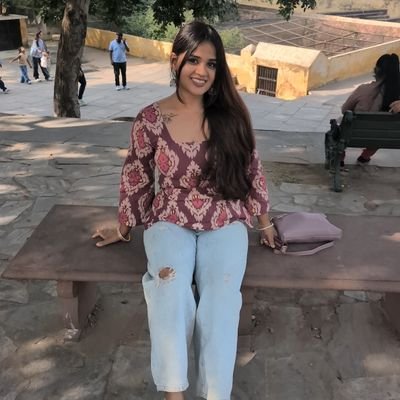 twosanskaari's profile picture. eating and tweeting my feelings