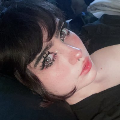 erzsebethXx's profile picture. para mí que algo hermoso sucede entre vos misma por saber demasiado las verdades - tentazioni costanti di sentimenti meravigliosi scritti da puro romanticismo