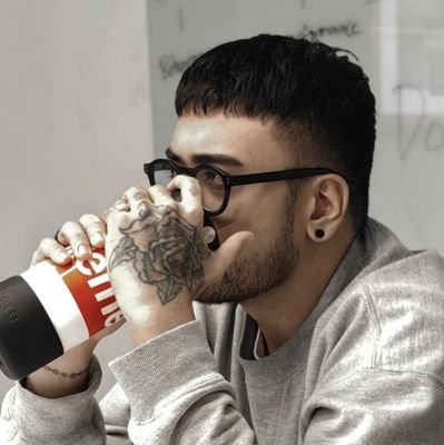 ianbruch_'s profile picture. Living life closer to the ground—short king. 🐺🇵🇭