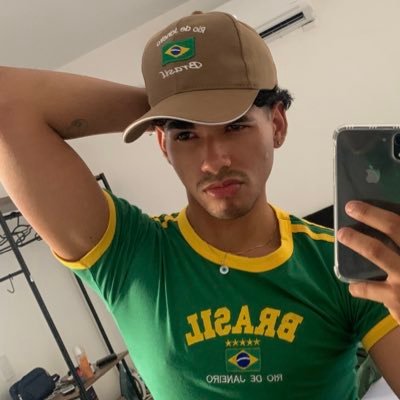 peusaless's profile picture. latino-americano