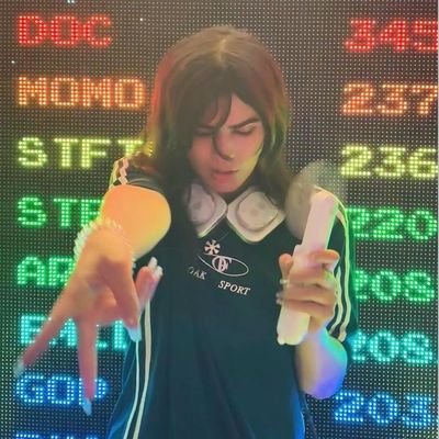 charliequinn_'s profile picture. he/him