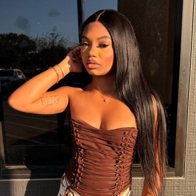 l0nglivehalle's profile picture. just a girl and her thoughts