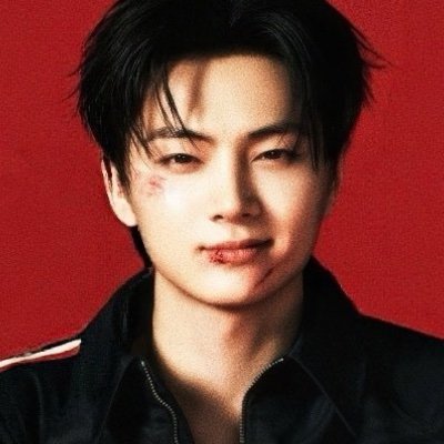 meownaze's profile picture. 