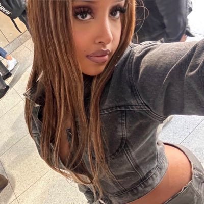 luvvraq's profile picture. 