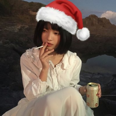 romonova24's profile picture. English Nationalist (｡・‧̫・｡)ｏ🪄💘 Editor _(⌒(｢📷ω')｣ 随筆愛好家