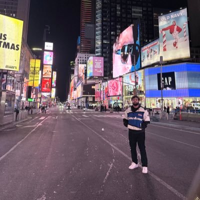 dealerhustles's profile picture. I help individuals build additional revenue streams through strategic sourcing and market-driven insights at @profit_lounge.