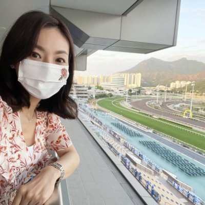 Ninaelvj's profile picture. If you aim at the moon, even if you are lost, you will fall between the stars.